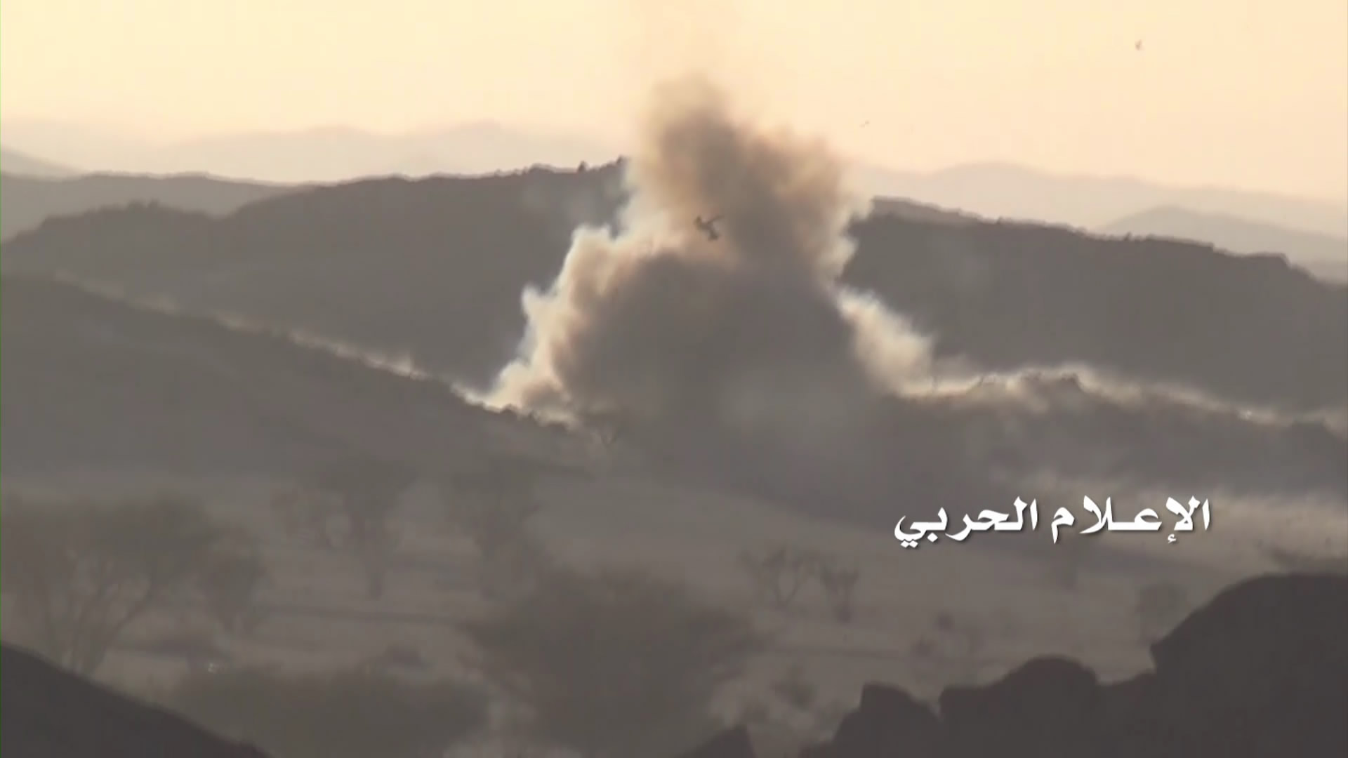 إحراق-مدرعة-عسك20160208-1810540