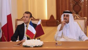 قطر توقع صفقة شراء 12 مقاتلة و490 مدرعة من فرنسا