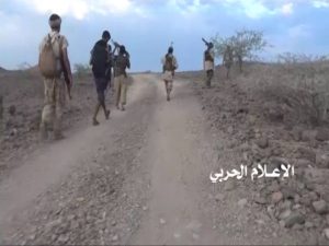 الجيش واللجان يغيرون على مواقع المرتزقة شمال معسكر خالد بتعز
