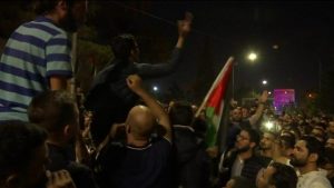 تواصل المظاهرات في الأردن رغم استقالة الحكومة