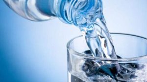 الأطباء في 4 تخصصات يحذرون من أمراض  قلة شرب الماء