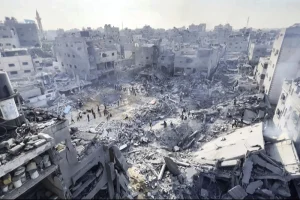 العدو الصهيوني يكثف عدوانه على أحياء مدينة غزة بقصف جوي ومدفعي
