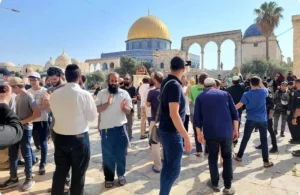 مستوطنون يقتحمون المسجد الأقصى